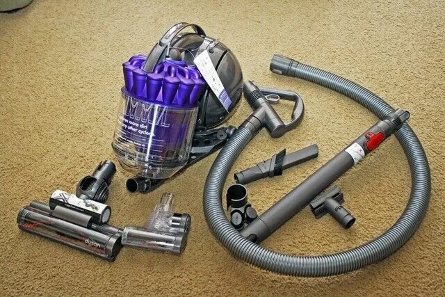 Dyson dc39. Пылесос Дайсон проводной. Dc39. Пылесос Dyson dc05. Пылесос Дайсон 2200. Как мыть дайсон