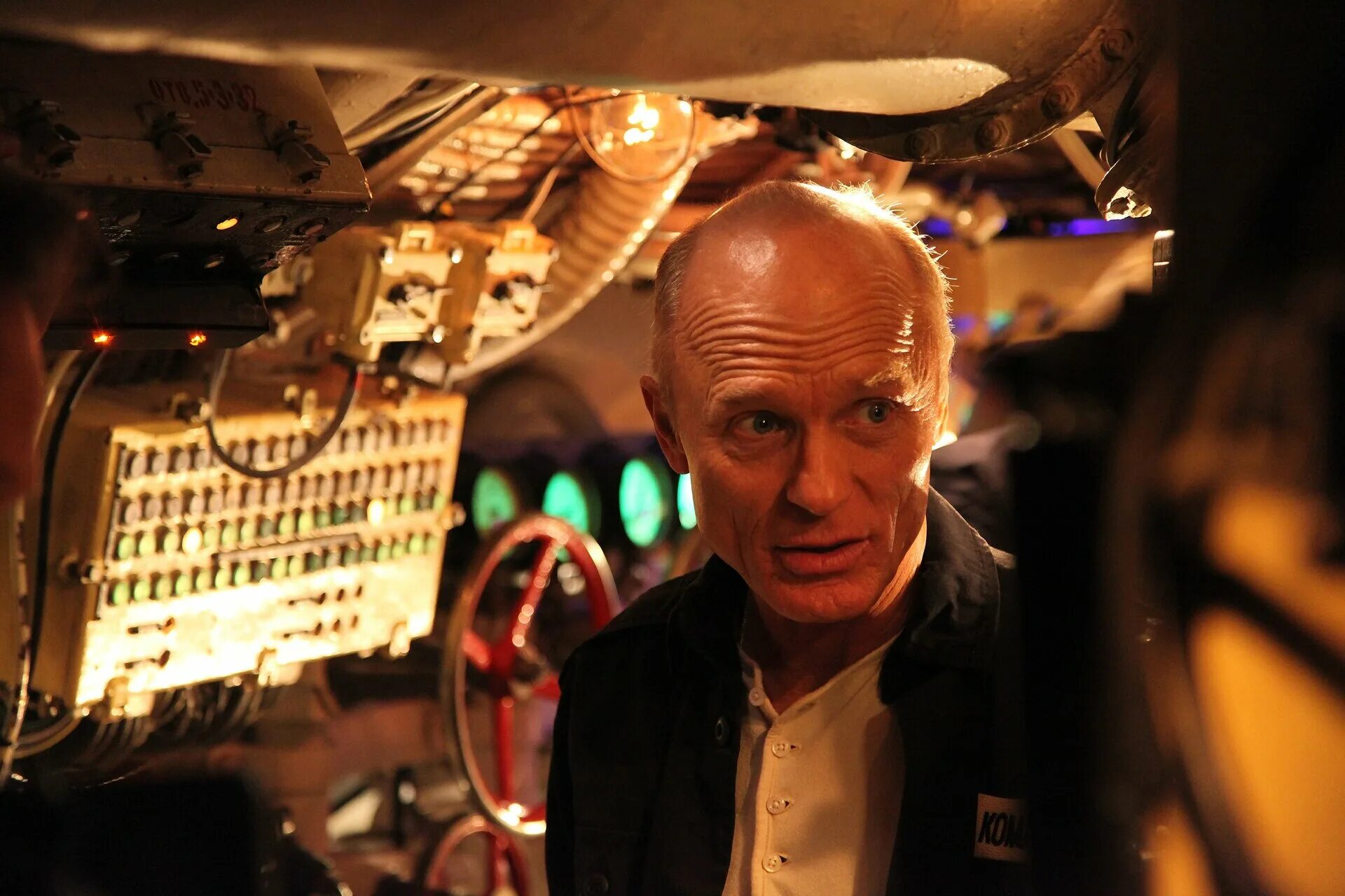 Под фантом. Одноразовая электронная сигарета estate phantom. Фантом / под нами враг (2 dvd). Под фантом. Электрогитара фантом.