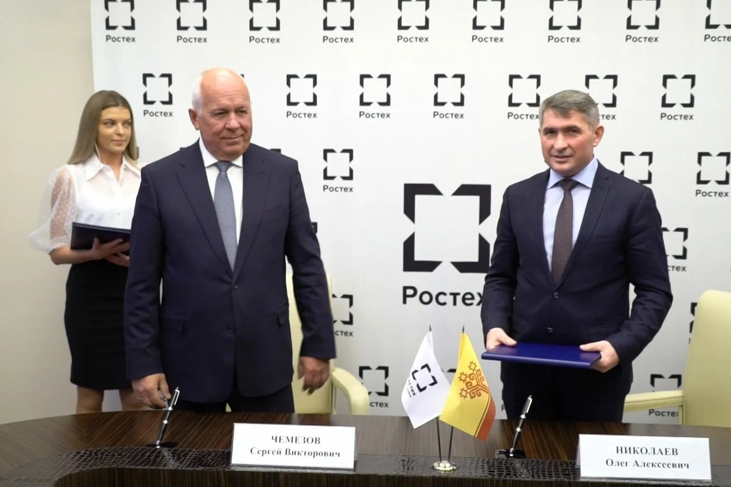 Русский драматический театр чебоксары лого. 2023 год счастливого детства в чувашии. 2022 год в чувашии объявлен годом выдающихся земляков. Государственные символы чувашии. Лого олимпийских игр в париже 2024.