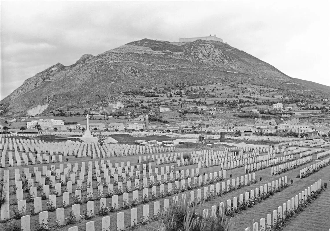 Monte перевод. Монте-Кассино 1944. Монастырь монастырь Монте-Кассино. Битва под Монте-Кассино. Монте Кассино битва 1944.