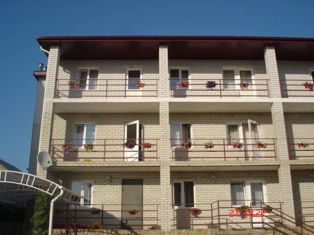 гостевой дом берег витязево. анапа золотой берег, славная 18. отель золотой берег витязево. отель золотой берег витязево. витязево славная 18.