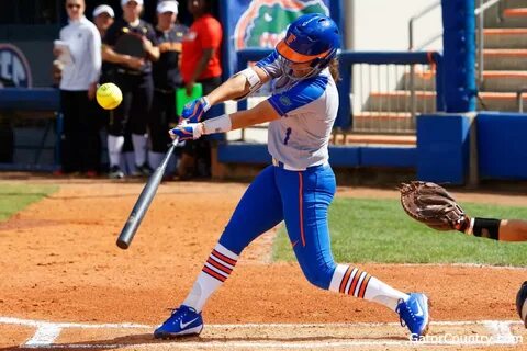 Florida Gators Softball Improves To 9 0 On The Season Gatorcountry Com. 