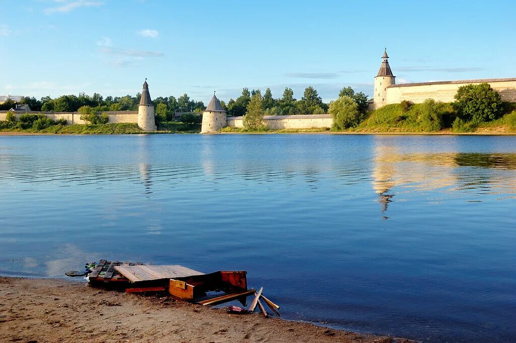 Река Великая Псковская область. Берег реки Великой Псков. Устье реки Великой Псков. Устье реки Великая Псковская область.