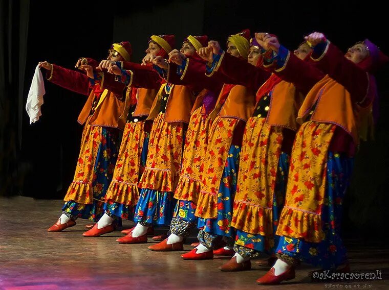 Турецкий национальный танец Халай. Турецкие танцы. Зейбек турецкий танец. Турецкий танец Кашик.