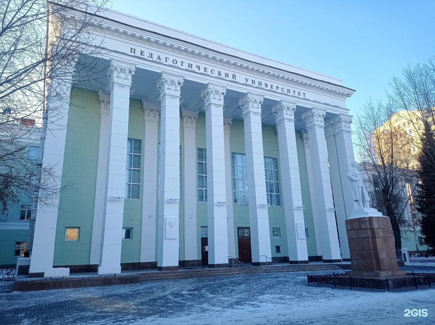 Южно-уральский педагогический университет. Институт пед университет челябинск. Ленина 69 челябинск университет. Южно-уральский государственный педагогический университет. Южноуральский педагогический университет.