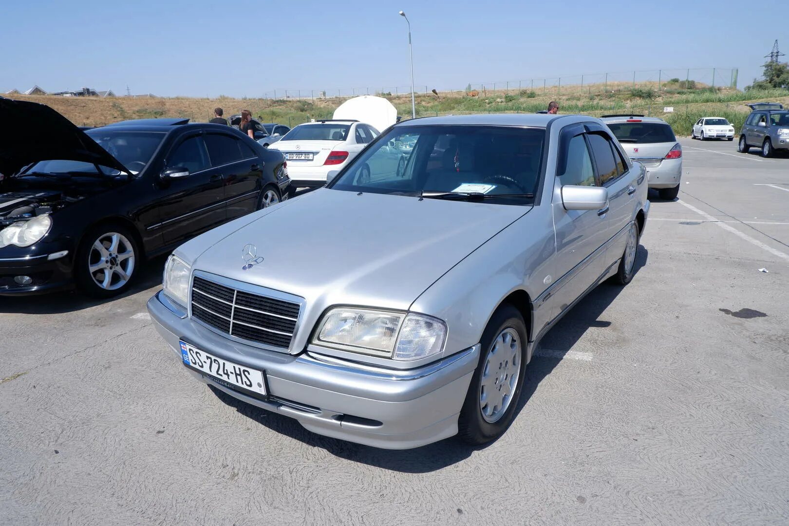 Купить бу в грузии. Mercedes Benz c 180 1998. Mercedes c180 1998. Мерседес ц 180 1998. Мерседес Бенц с 180 1999 года.