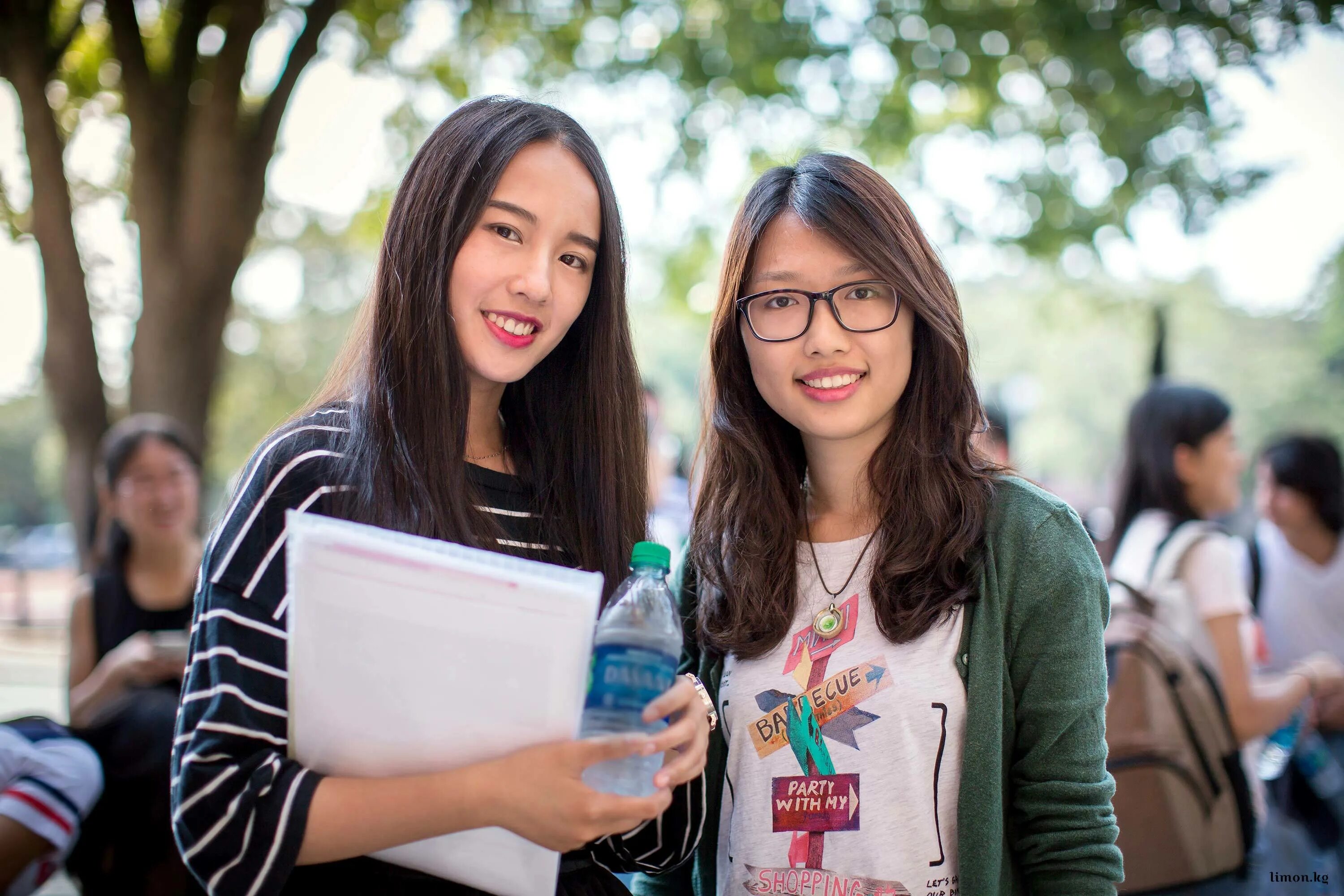 Student r. Студенты азиаты. Казахские студентки. Иностранные студенты в Китае. Студентки в Англии.