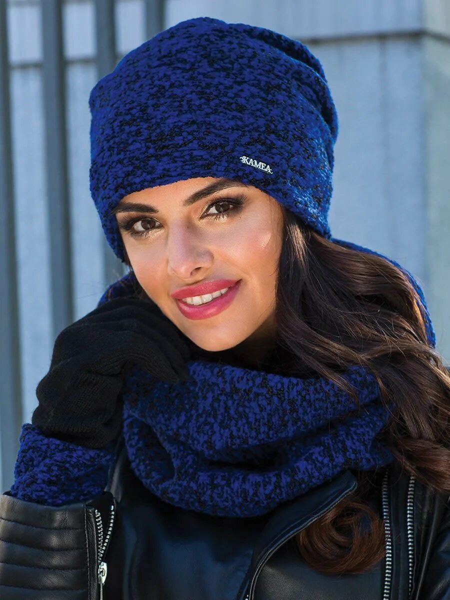 Шапка бини Kamea. Модные молодежные шапки. Шапка синяя женская вязаная. Синяя шапка женская и шарф.
