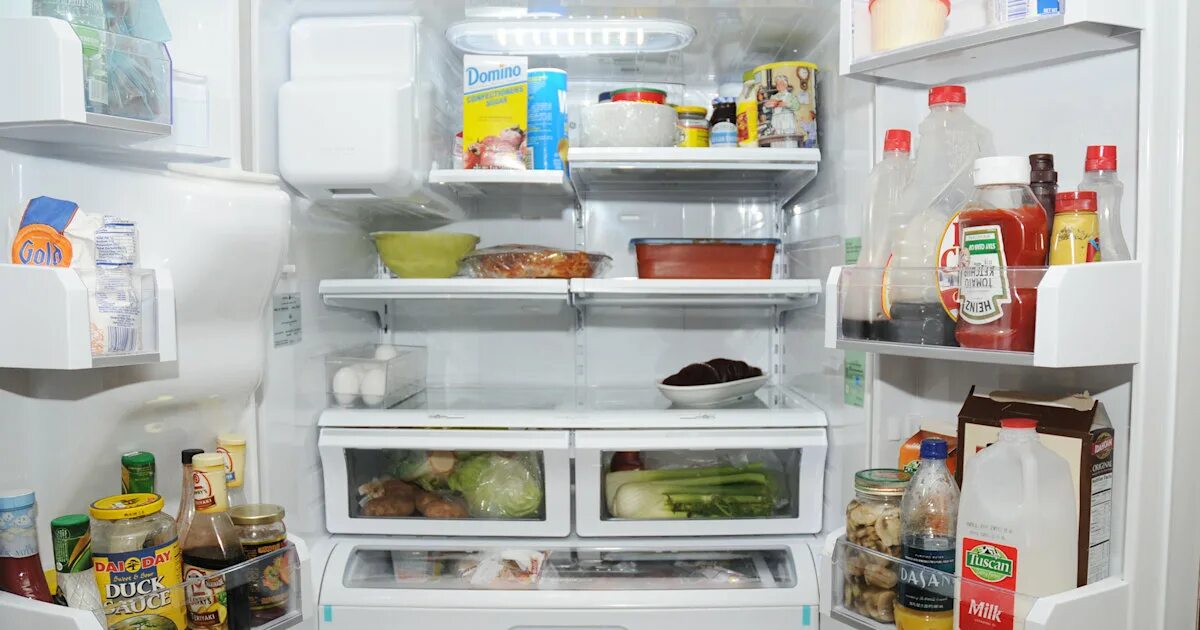 Food холодильник. Холодильник с подачей холодной воды. Storing food in the Refrigerator. Wide Shelf холодильник. Можно ставить горячие кастрюли в холодильник