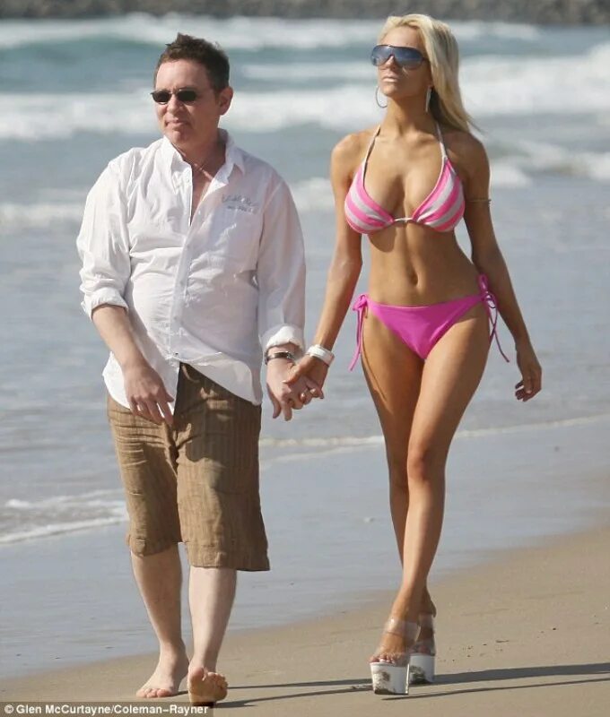 Wife re. Кортни Стодден 18. Doug Hutchison & Courtney Stodden. Кортни Стодден с мужем. Кортни Стодден 18 и муж.