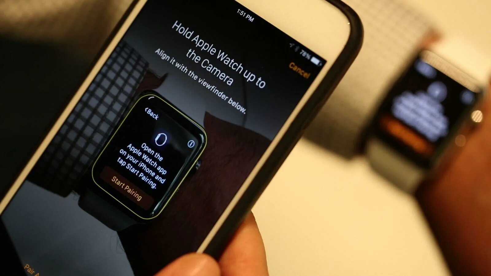 Apple watch к новому iphone. Подключить часы к айфону. Сопряжение Apple watch. Эппл вотч айфон. К айфону подключили вотч.