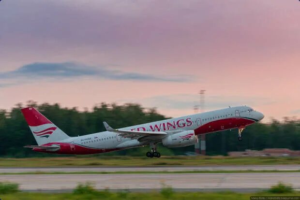 Wz5085 Red Wings. Red Wings wz307 самолет. Самолёт ред Вингс WZ 1140. Ред Вингс, рейс WZ 5095. Wz 3087