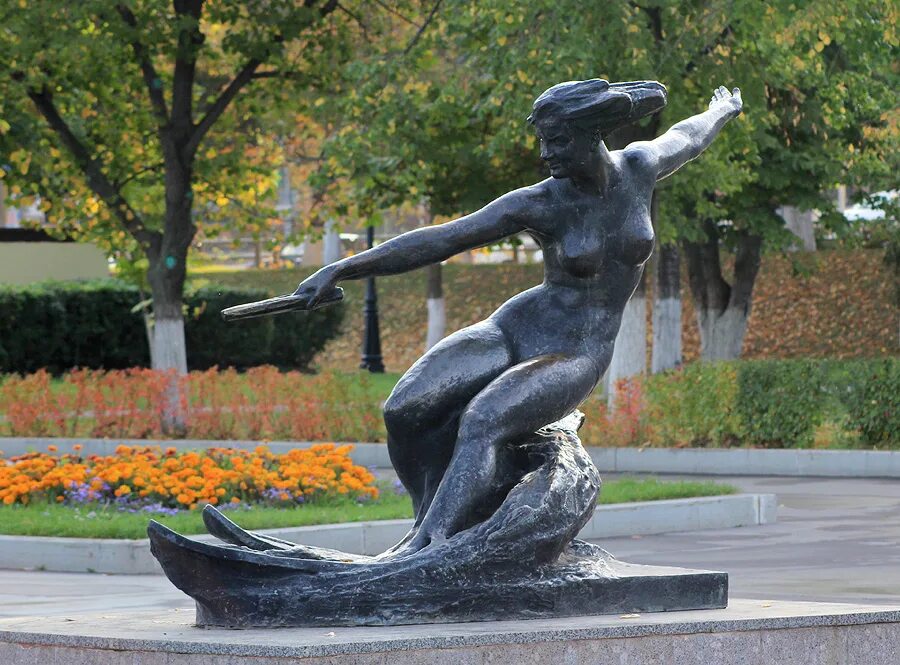 самара памятник засекину на набережной. памятник интернету в самаре, россия. скульптурная композиция дама с собачкой липецк. скульптурная композиция колыбель кемерово. скульптуры в самаре.