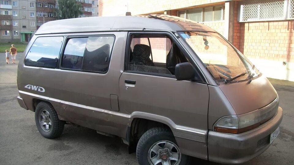 Тойота таун айс бу. Toyota Town Ace 1990. Тойота Таун айс 1990 года. Тойота Таун айс 4 ВД. Микроавтобус Тойота Таун айс 4вд.