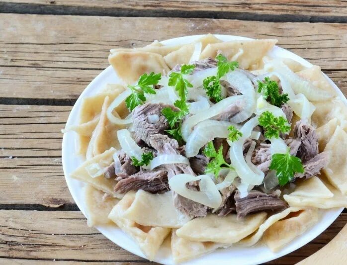 Бешбармак способ приготовления. Калмыцкий бешбармак. Бешбармак. Бешбармак башкирский. Национальное блюдо казахстана бешбармак.