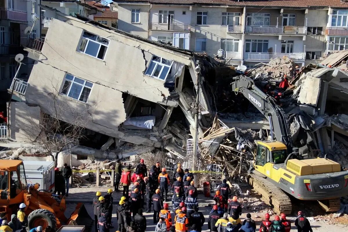 Когда будет сильное землетрясение. Землетрясение в Турции 2020. Землетрясение в Измире 2020. Измир землетрясение 1999. Землетрясение в Турции сейчас 2020.
