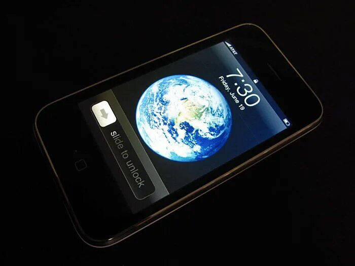 Мобильный интернет на айфон 15. Apple iphone 3gs (a1303). Iphone 3gs новый. Iphone 3gs Китай. Iphone 3g в руке.