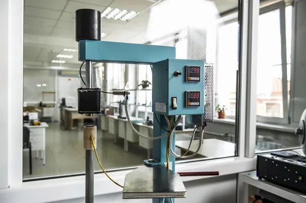 Лаборатория испытаний. Испытательная лаборатория. Лаборатория испытаний. Испытательный центр. Ульяновск завод виам.