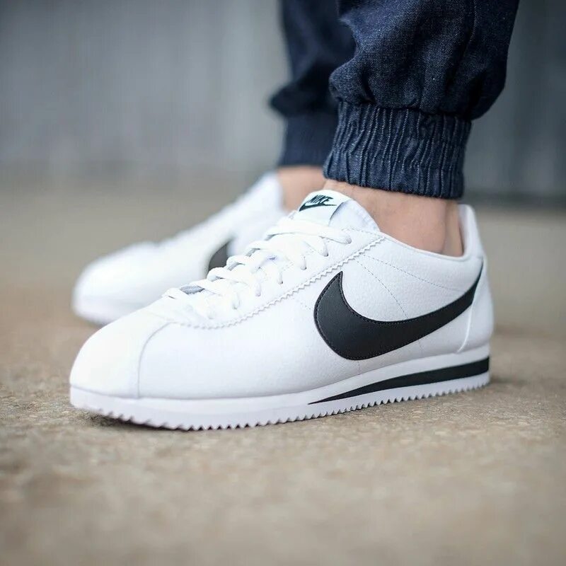 Классические найки. Найк Кортес. Nike Cortez Classic. Найки кортезы белые. Кроссовки Nike Classic Cortez.