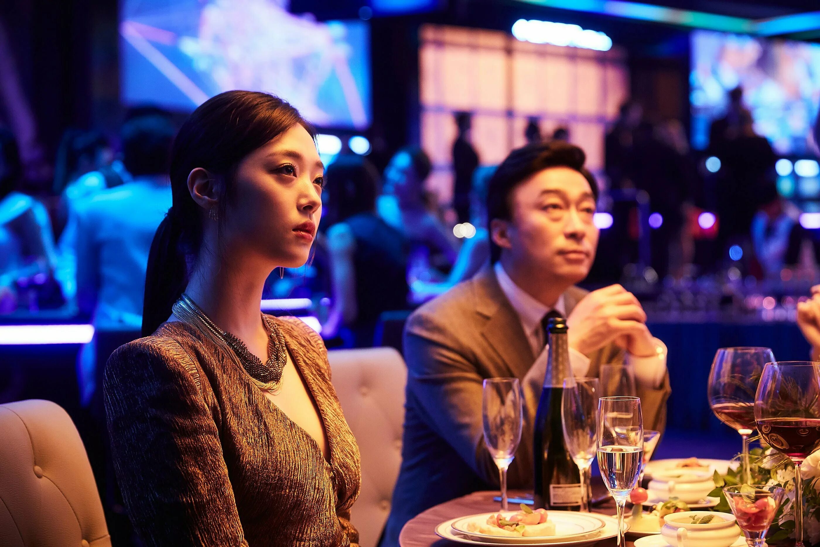 Дорама реальность солли. Реальность корея. Реальность корея. Реальность корея. Реальность корея.