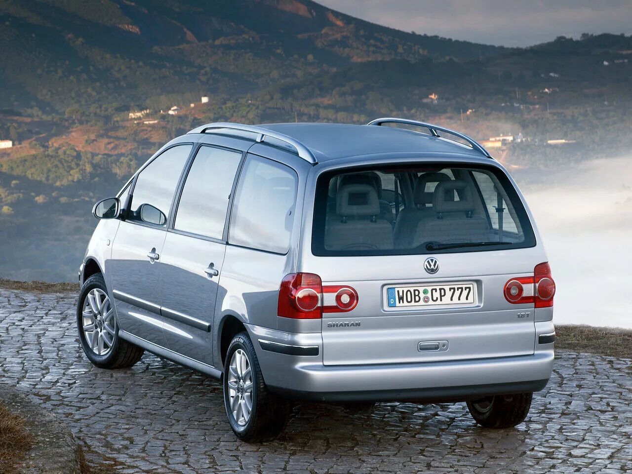 Купить фольксваген шаран тди. Volkswagen Sharan 1 поколение. Фольксваген Шаран 2005. Шаран Фольксваген 7m. Фольксваген Шаран 2004 года.