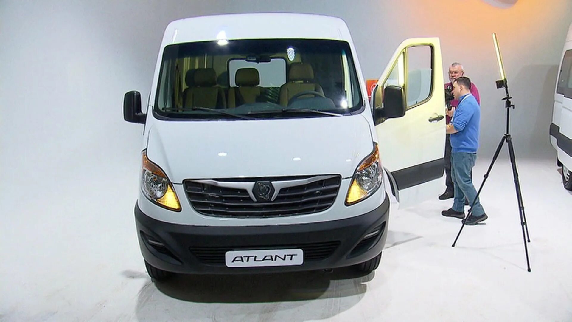 Микроавтобус соллерс атлант. Соллерс атлант фургон. sollers argo автомобиль. соллерс атлант автомобиль. микроавтобус соллерс.