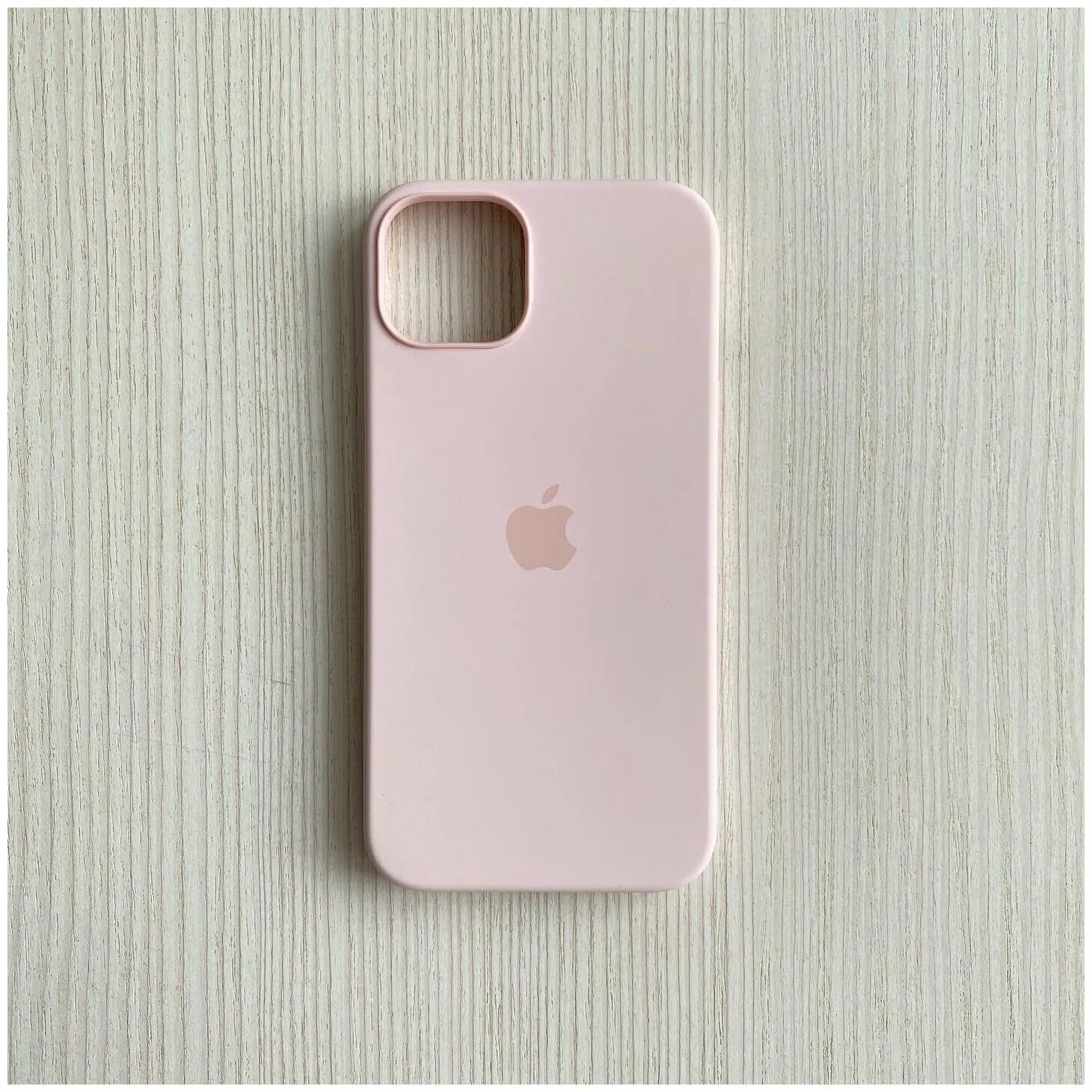 Iphone 13 розовый чехол. Чехлы 2022. Розовый чехол на айфон 13. Iphone 13 розовый в чехле. Премиальные чехлы для iphone.