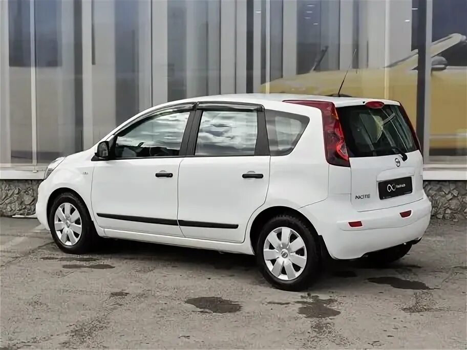 Купить б/у Nissan Note I Рестайлинг 1.6 AT (110 л.с.) бензин автомат в Москве: с