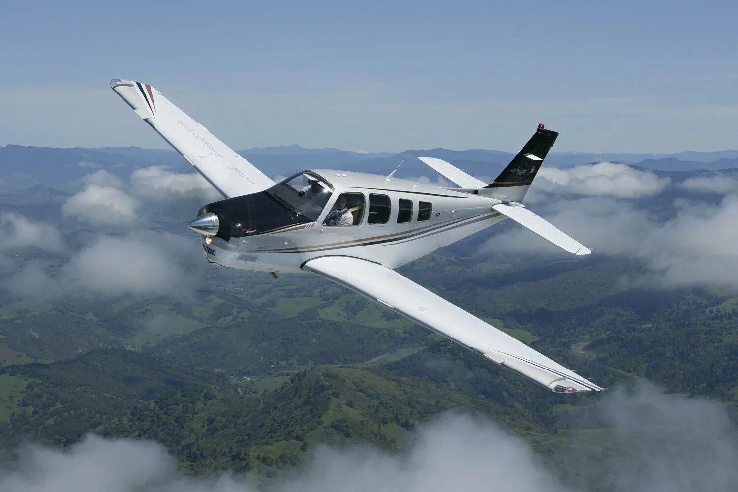 Легкая авиация. Beechcraft Bonanza g36 Textron Aviation. Beechcraft легкомоторный самолет. Cessna Beechcraft. Cessna aircraft и Beechcraft.