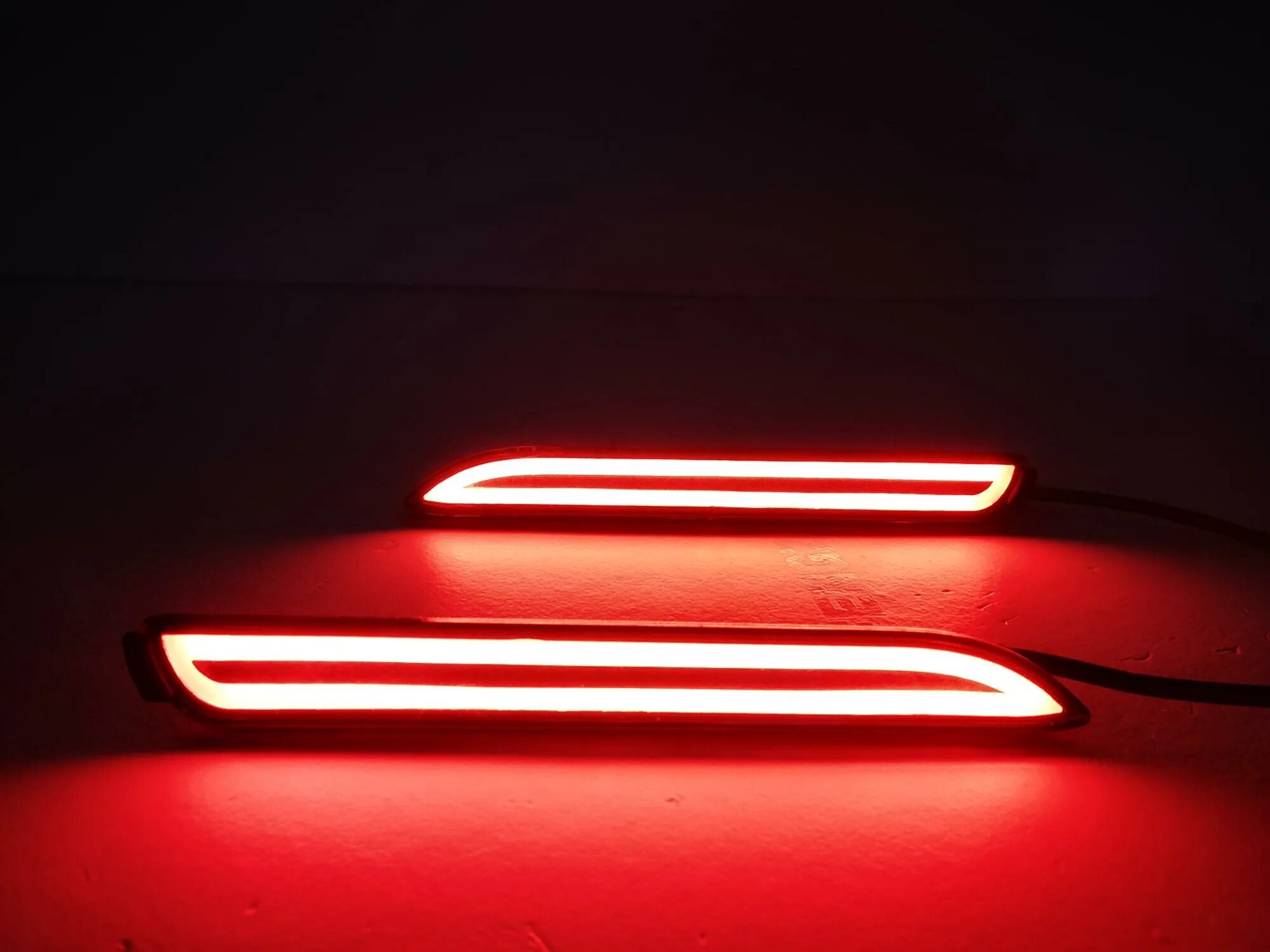 Фонари орлиный глаз 20мм. Лампочки в бампер. Лампочки в бампер. Светодиодные лампы eagle eye led. Лампы в vivaro.