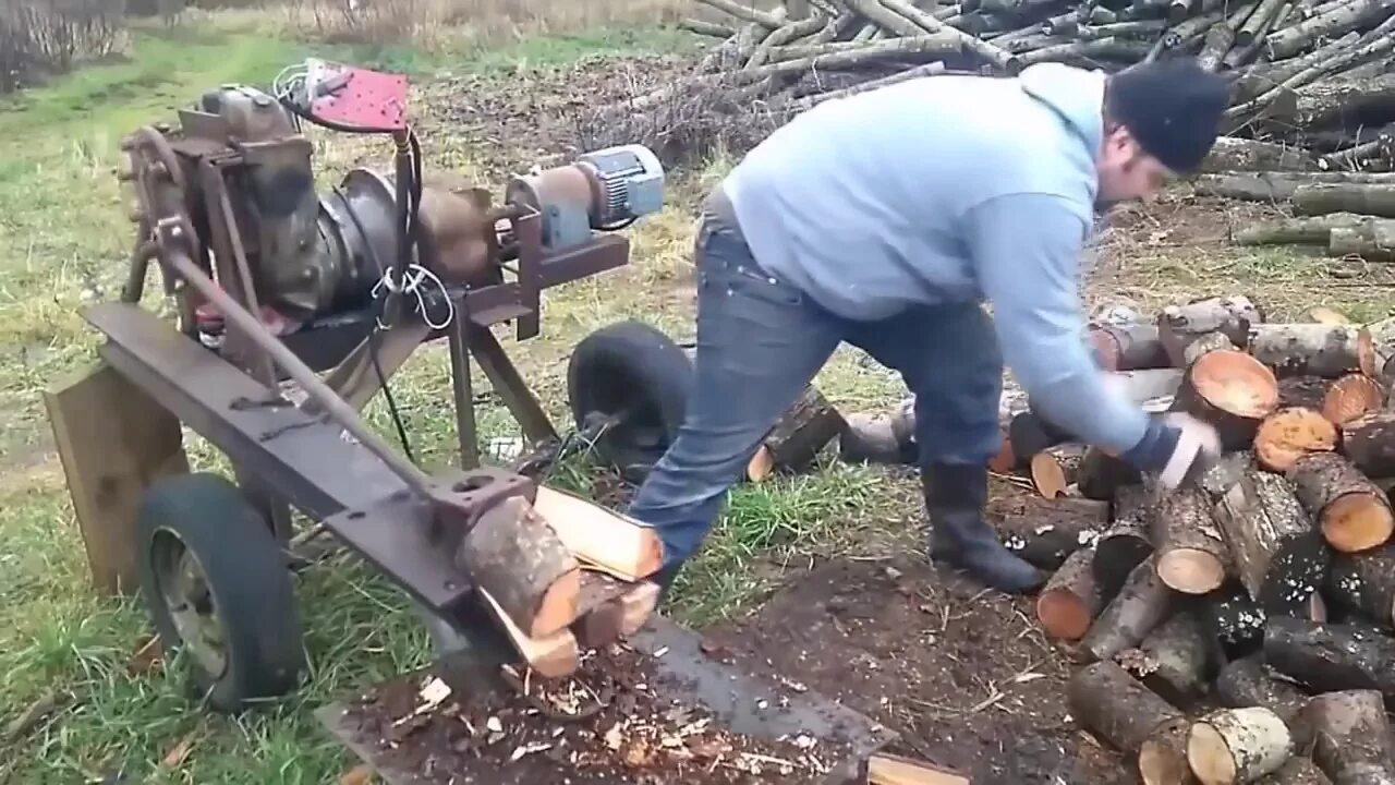 Канал самоделки видео. Дровокол от трактора т40. Дровокол из бортовой т 40. Дровокол на тракторе т40. Дровокол Патриот 5100.