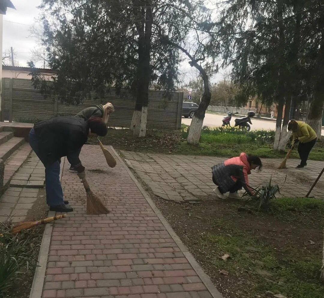 Ленинский субботник дата. Ленинский субботник. 22 апреля ленинский субботник. ленинский субботник в ссср. ленинский субботник плакат.