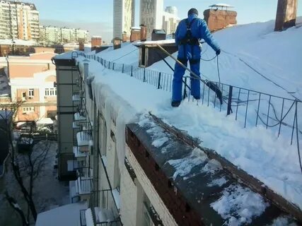 Очистка кровли от снега москва
