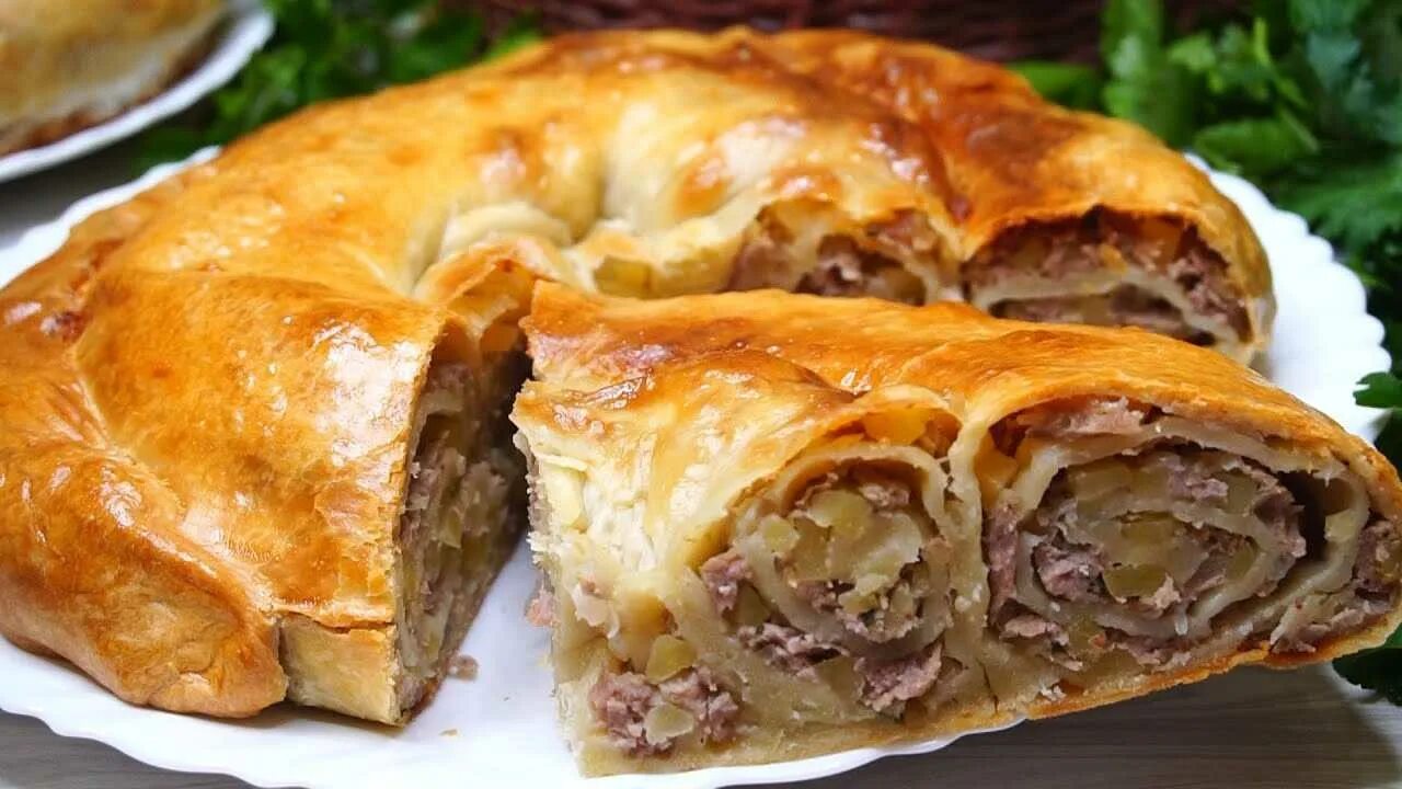 Картошка с тестом и мясом как называется