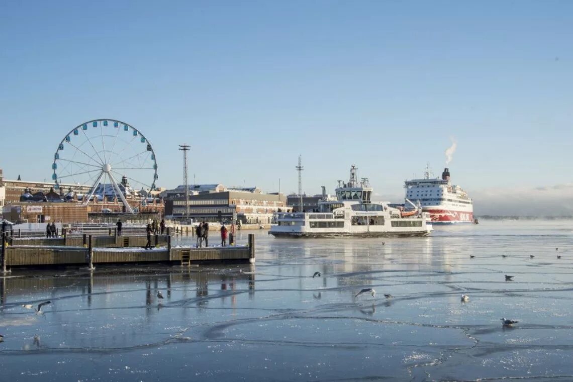 Порт Хельсинки. Морские Порты Финляндии. Морской порт в Хельсинках. Хельсинки порт вид с воды.