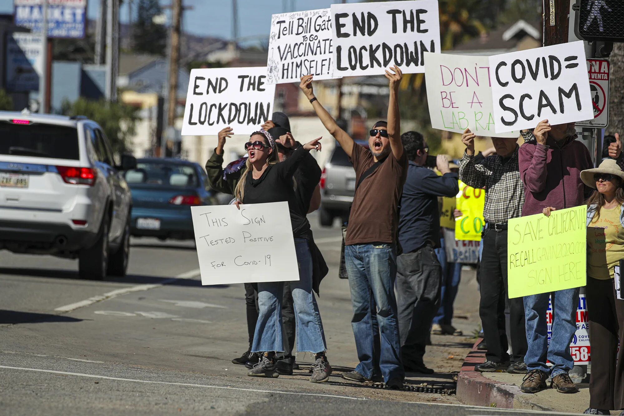 Protest against. Anti vaccine protests. Протесты в Лос Анджелесе. Митинг против вакцинации. Группа протест.