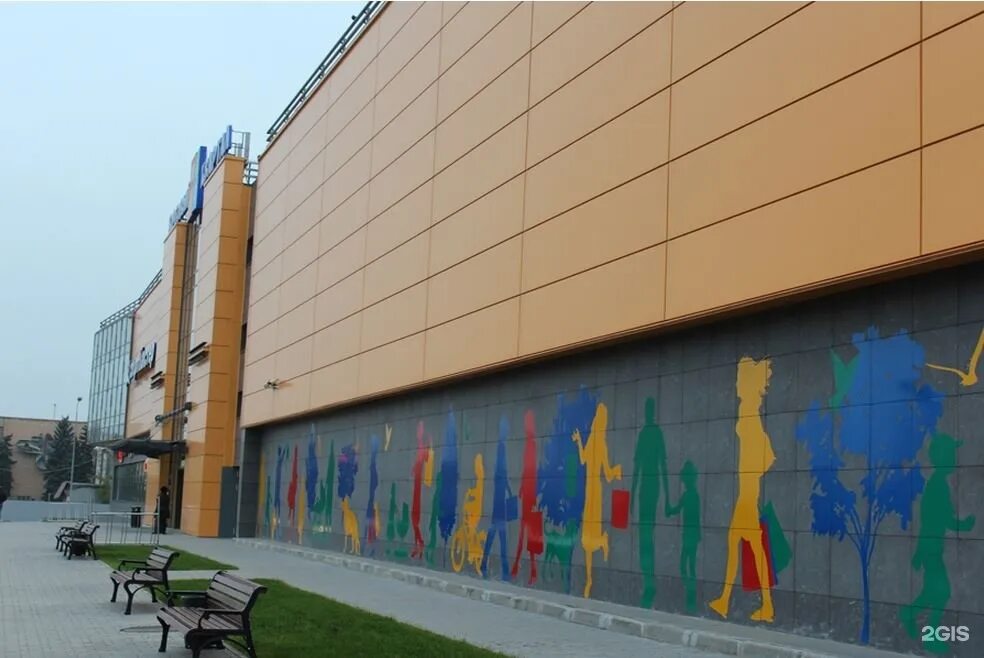 Задний фасад многоквартирного дома. Кройц аптека калининград 2020. Реконструкция фасада жилого дома. Ремонт фасада здания дизайн. Обновление фасада.