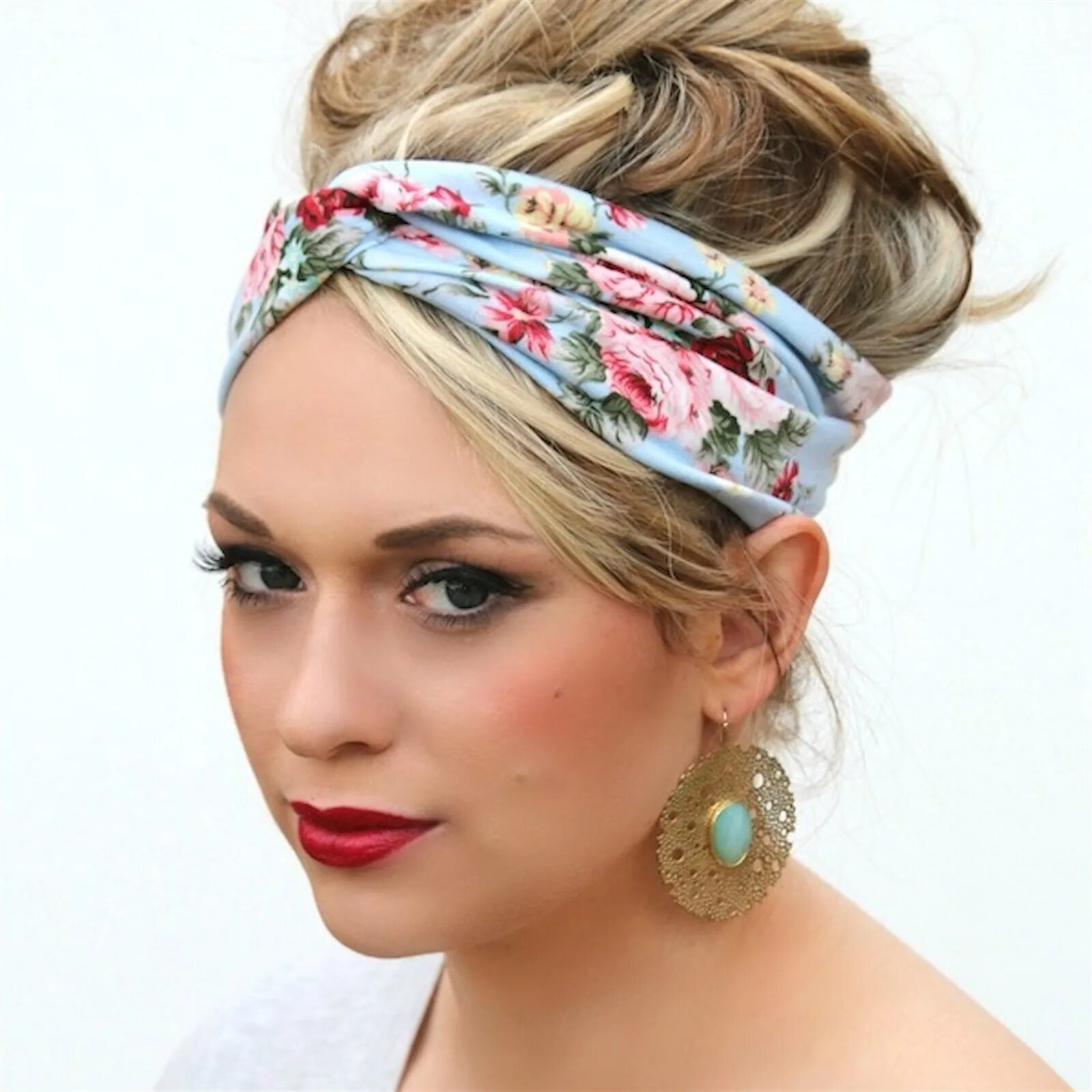 тканевая повязка на голову. чалма тюрбан 2021. одежда с повязкой. девушка в бандане. одежда с повязкой.