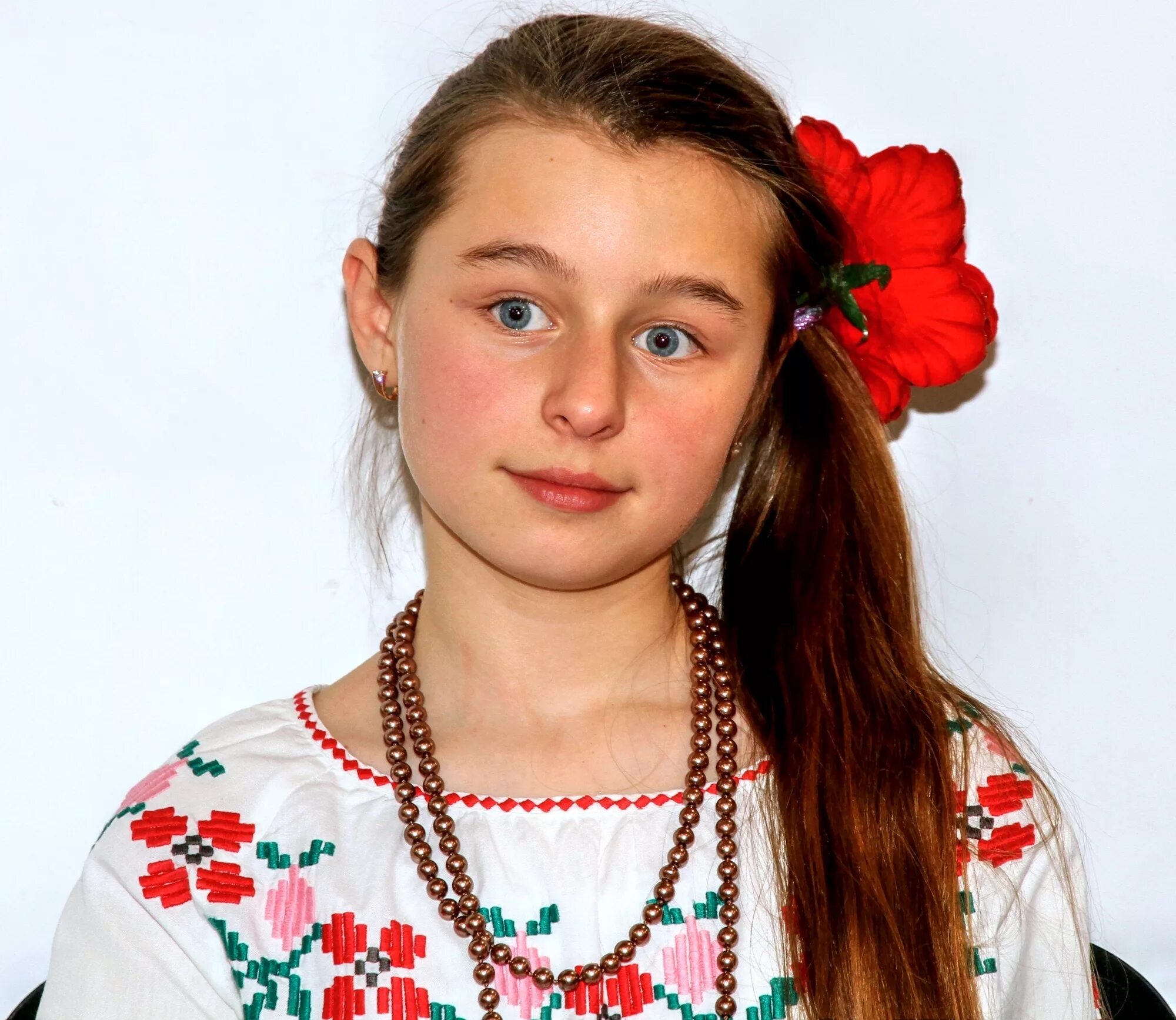 Молдова девушки. Молдавская внешность. Молдавские девушки внешность. Молдаванка девушка внешность