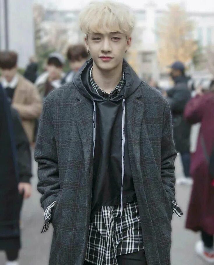 Чан одежда. Чан stray kids бойфренд. бан чан boyfriend. бан чан stray kids boyfriend material. бан чан stray kids рост.