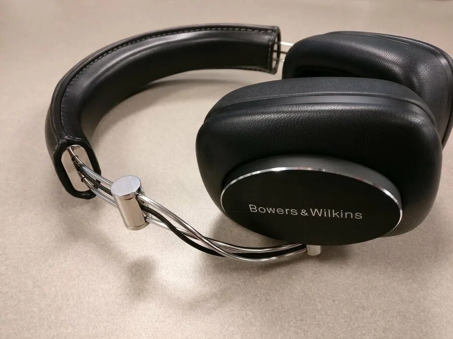 B w p 5. Bowers Wilkins p7. Bowers & Wilkins p7 Wireless. Bowers Wilkins Wireless Headphones. Bowers Wilkins наушники р7.