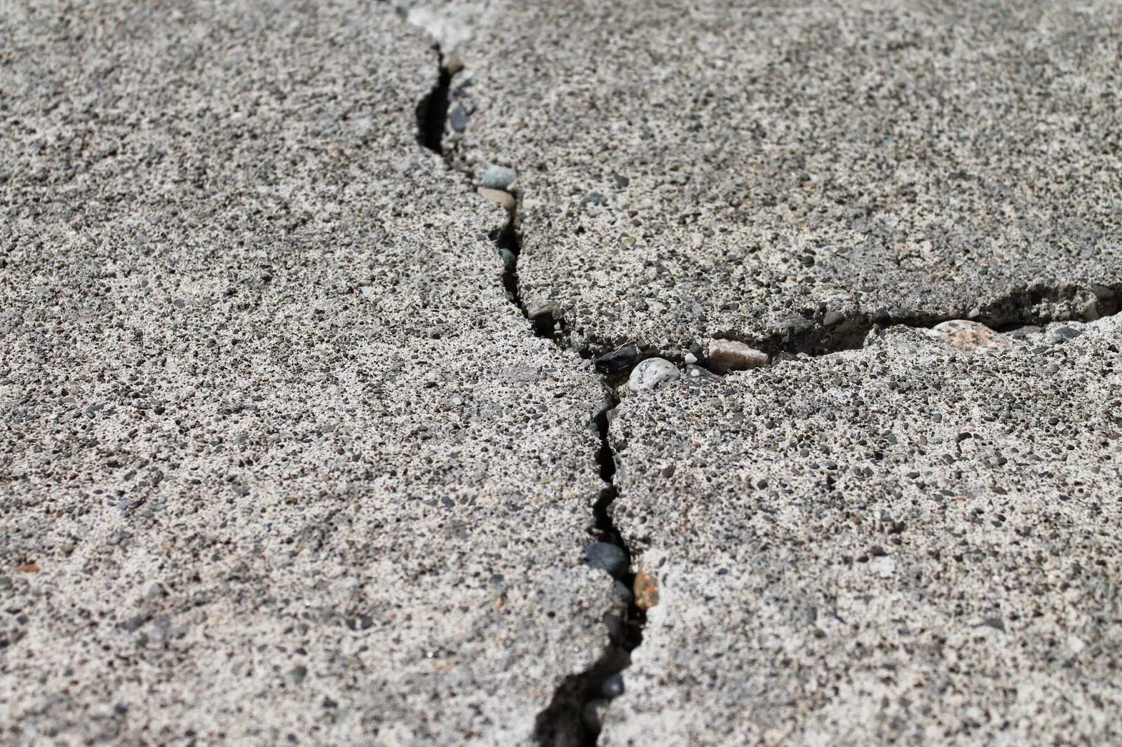 Crack fix. Карбонатный бетон. Бетон супер Макросъемка. Concrete cracks. С днем хрустящего бетона.