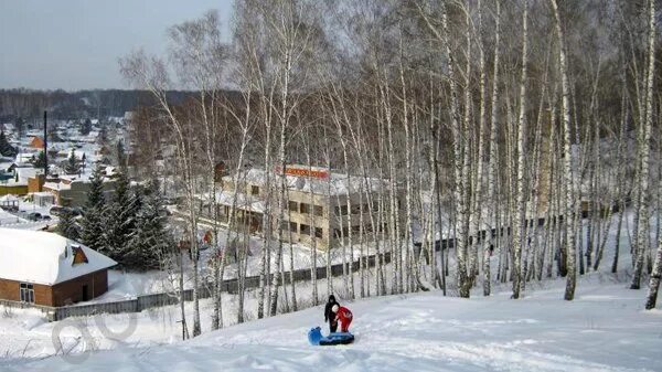 Буревестник новосибирск. Лыжная база Буревестник Новосибирск. Лыжная база Новосибирск Воронежский переулок. Село Первомайское Асиновского района каток и лыжная база фото.