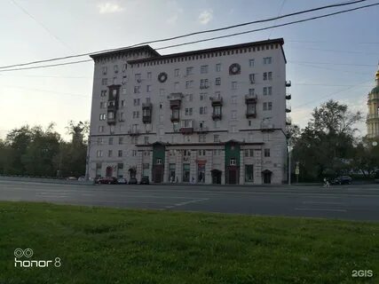 Девичий проезд