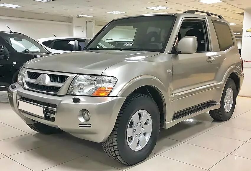 Митсубиси Паджеро 2005. Митсубиси Паджеро 3 3.2 дизель. Mitsubishi Pajero 2005 года. Mitsubishi Pajero 3.5. Купить паджеро 2005