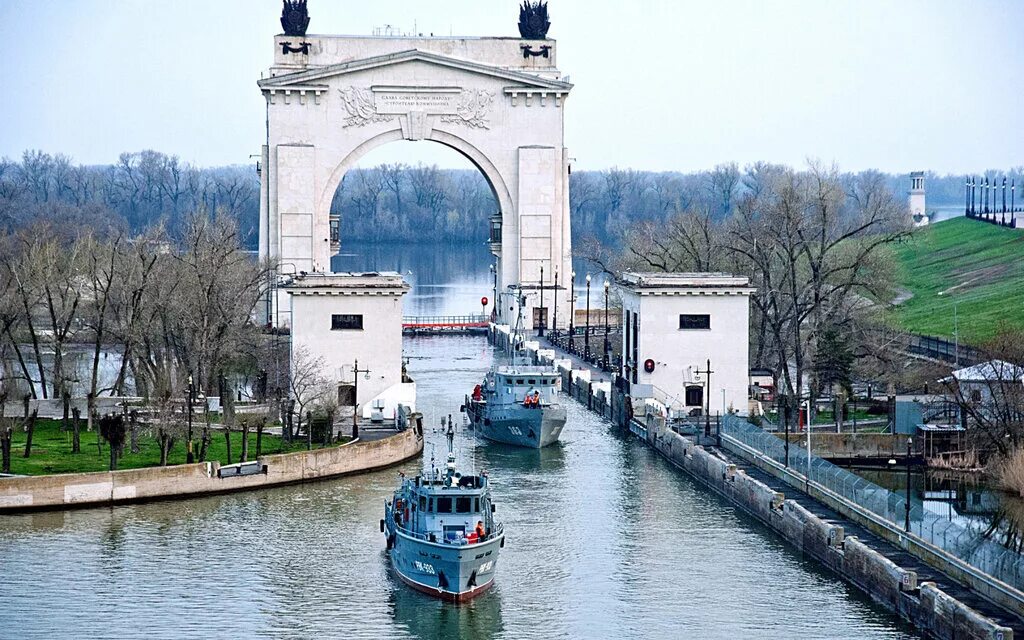 Триумфальная арка волго-донского канала. Волго-донской судоходный канал волгоград. Арка волго-донского канала волгоград. Шлюз 1. Шлюз 1 волго-донского.