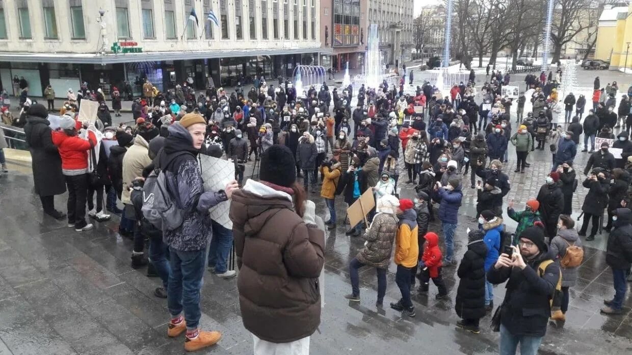 Митинги сегодня. Протестующие в России. Митинги в России. Дети на митинге. Митинги 24.02 2024