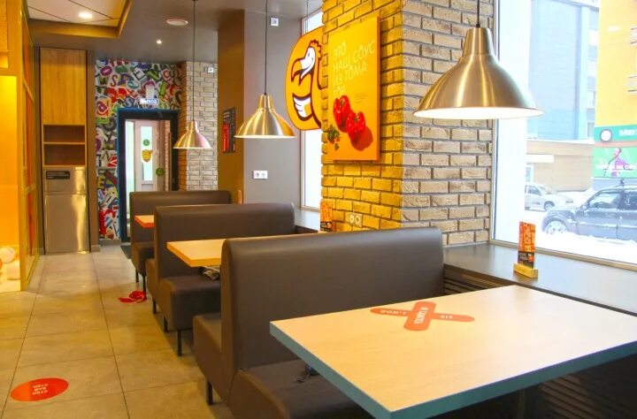 Пиццерия мерано кострома в центре. Кесадилья с курицей и сыром и помидорами. Мерано пиццерия. Атмосфера пиццерии. Интерьер додо пиццерии.