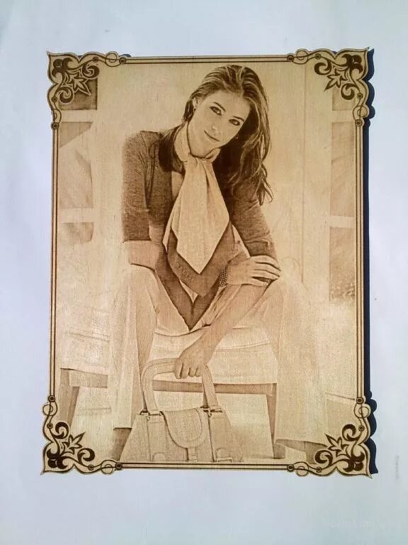 Портрет на лазерном станке. Лазерная гравировка по дереву портрет. Гравировка портрета на фанере. Лазерный портрет. Гравировка портрета на дереве.