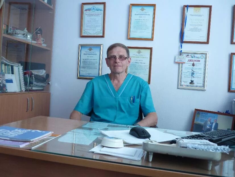 Иванчин анатолий николаевич. Андреев ортопед казань. Заведующий ортопедическим отделением. Чаторов евгений владимирович. Зав отделением травматологии.